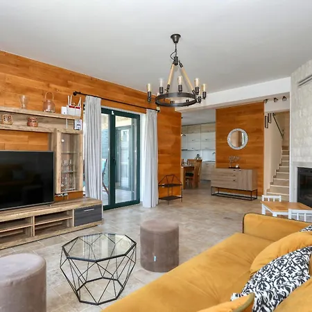 Stella With Heated Swimming Pool Villa Privlaka (Zadar)