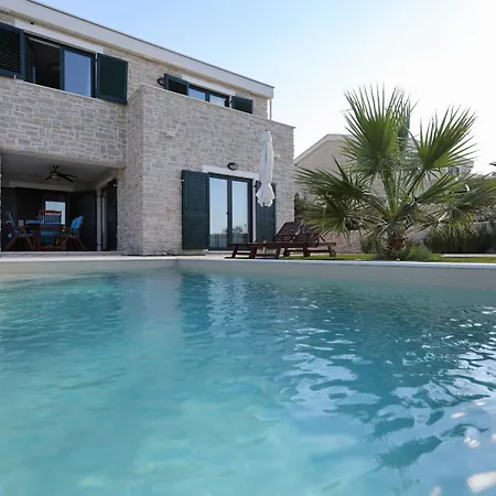 Villa Stella With Heated Swimming Pool Privlaka (Zadar)