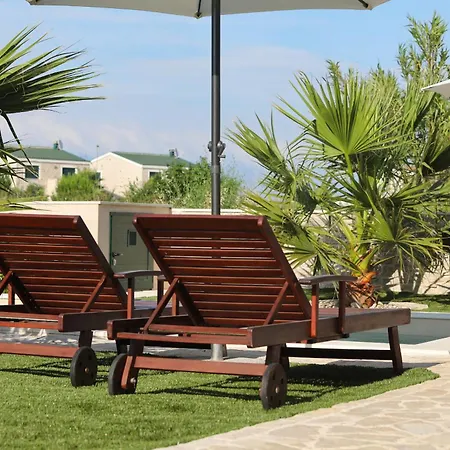 Villa Stella With Heated Swimming Pool *