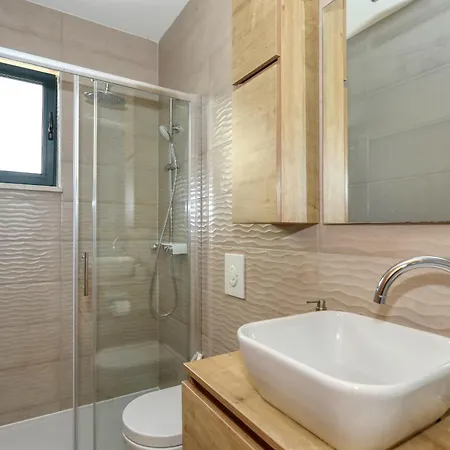 Villa Stella With Heated Swimming Pool